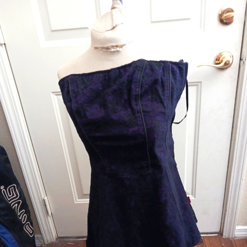 TRIPP SHORT  LACE CORSETT MINI DRESS SIZE LARGE WOMENS  ADORABLE WITH SMALL HEM.